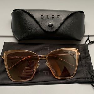 EUC DIFF Eyewear BECKY sunglasses in gold
